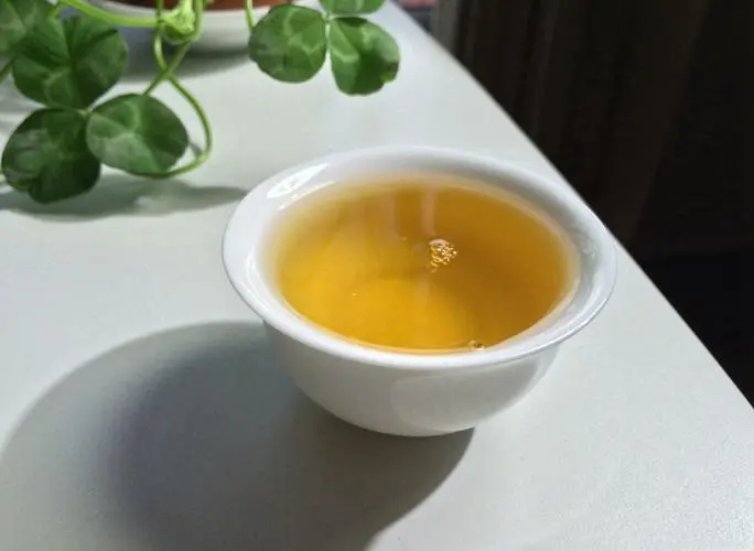 2022年一喝普洱茶肚子就熱熱的怎么回事？