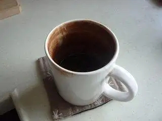 茶垢清潔有妙招，一分鐘讓茶杯光亮如新！