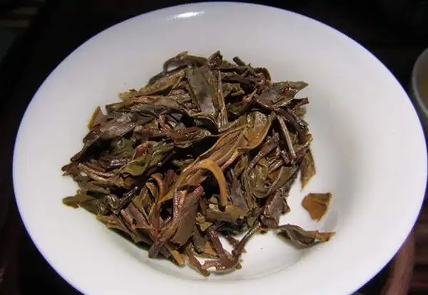為什么普洱茶的葉底會(huì)出現(xiàn)紅梗？