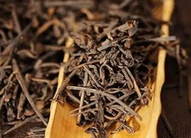 普洱茶的茶梗含量控制在多少算合理？