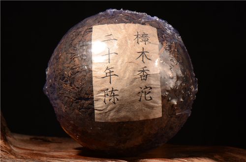 收藏普洱茶，應(yīng)選擇知名品牌還是小品牌？